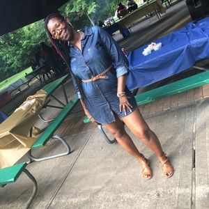 Meet your Posher, Ebony